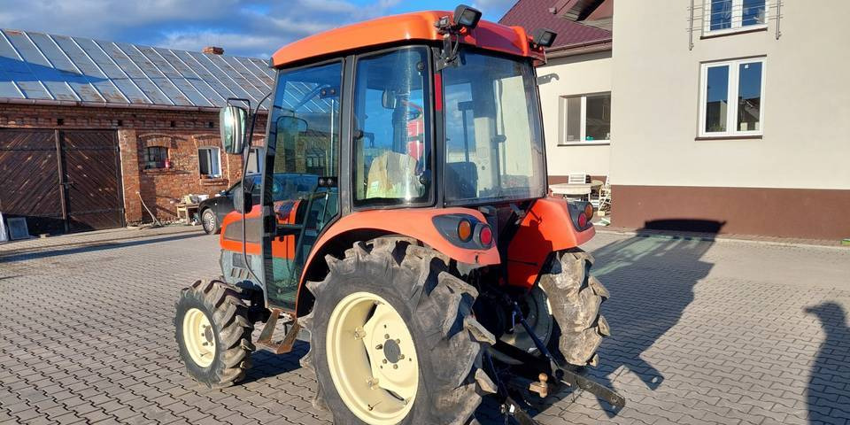 Farm tractor Kioti EX50 HST 50KM klimatyzacja przedni TUZ: picture 8 Farm tractor Kioti EX50 HST 50KM klimatyzacja przedni TUZ: picture 8