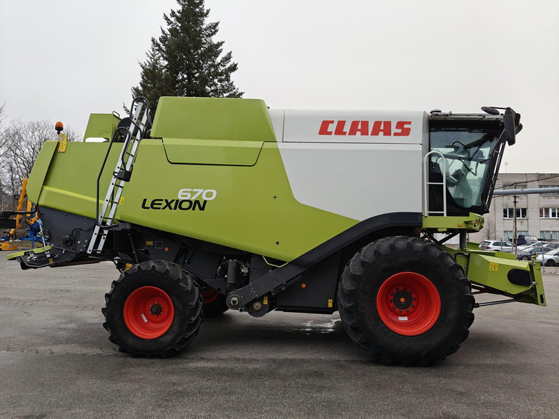 Claas Lexion 670 - Combine harvester: picture 3 Claas Lexion 670 - Combine harvester: picture 3