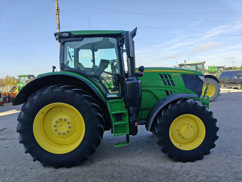 John Deere 6215R Autopowr - Farm tractor: picture 2 John Deere 6215R Autopowr - Farm tractor: picture 2