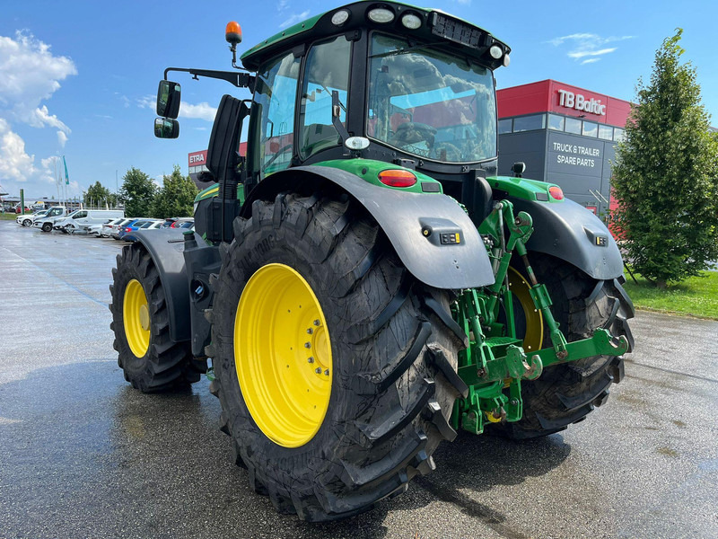John Deere 6230R - Farm tractor: picture 3 John Deere 6230R - Farm tractor: picture 3