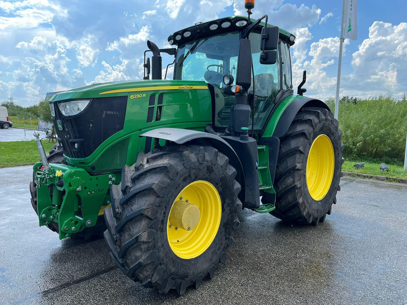 John Deere 6230R - Farm tractor: picture 1 John Deere 6230R - Farm tractor: picture 1