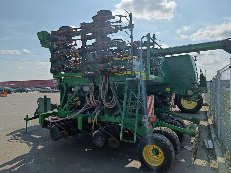 John Deere 750 A - Precision sowing machine: picture 3 John Deere 750 A - Precision sowing machine: picture 3