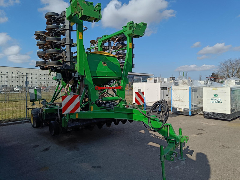 John Deere 750 A - Precision sowing machine: picture 1 John Deere 750 A - Precision sowing machine: picture 1