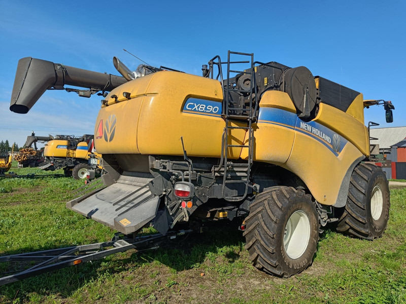 New Holland CX 8.90 - Combine harvester: picture 4 New Holland CX 8.90 - Combine harvester: picture 4