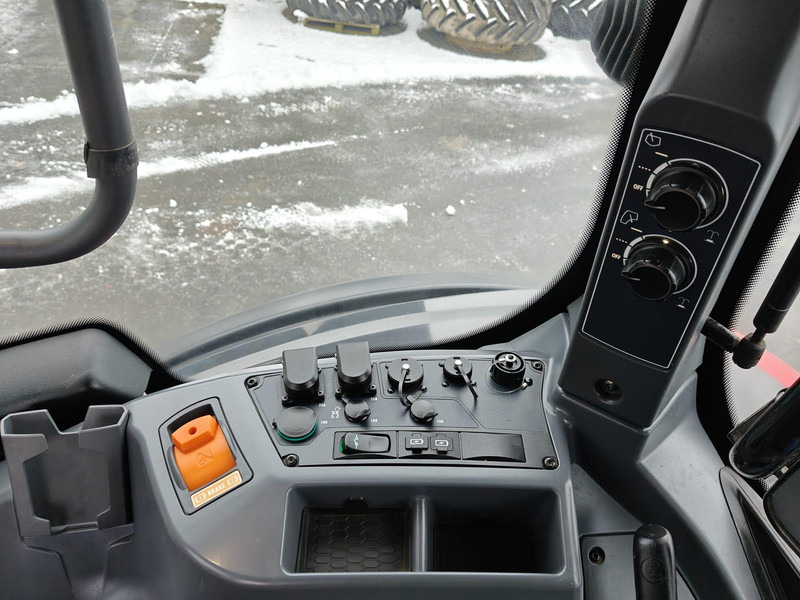 Farm tractor Valtra T255 Versu RTK: picture 18