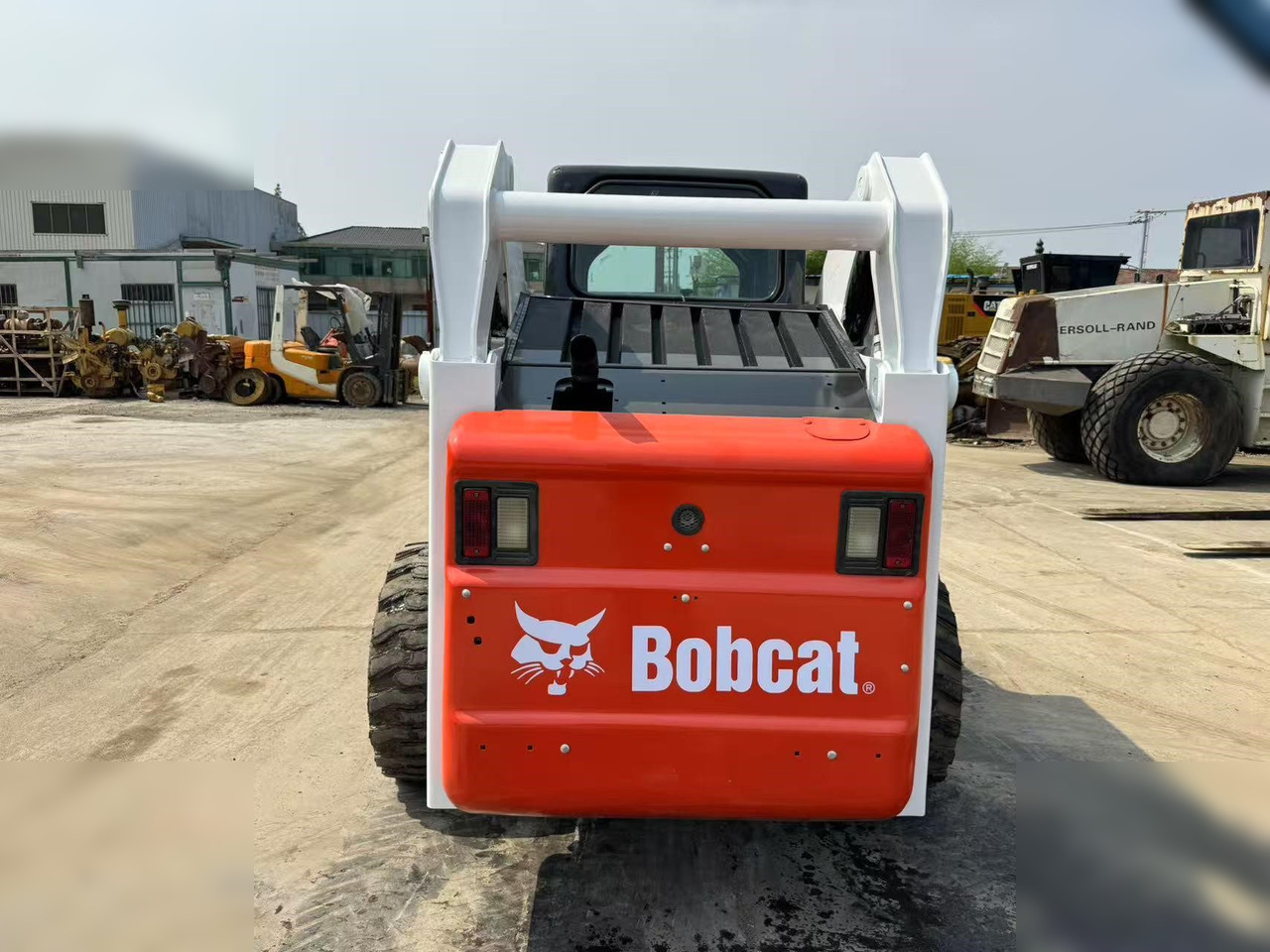 BOBCAT S300 - Skid steer loader: picture 5 BOBCAT S300 - Skid steer loader: picture 5