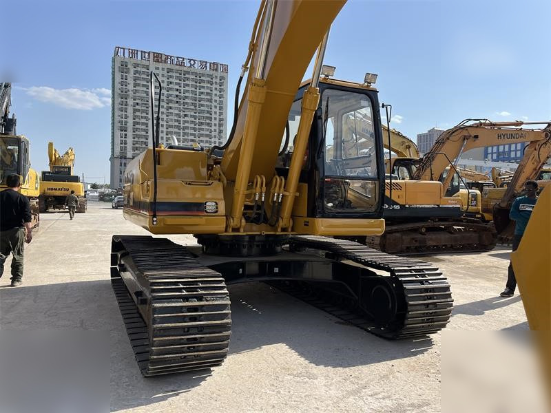 CATERPILLAR 320BL - Crawler excavator: picture 3 CATERPILLAR 320BL - Crawler excavator: picture 3