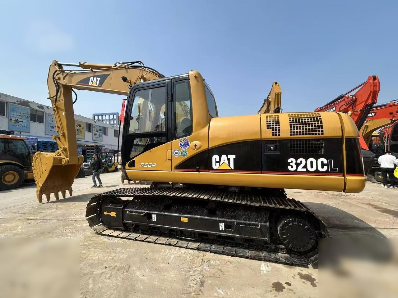 CATERPILLAR 320CL - Crawler excavator: picture 1 CATERPILLAR 320CL - Crawler excavator: picture 1
