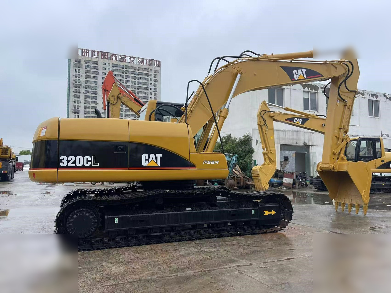 CATERPILLAR 320CL - Crawler excavator: picture 2 CATERPILLAR 320CL - Crawler excavator: picture 2