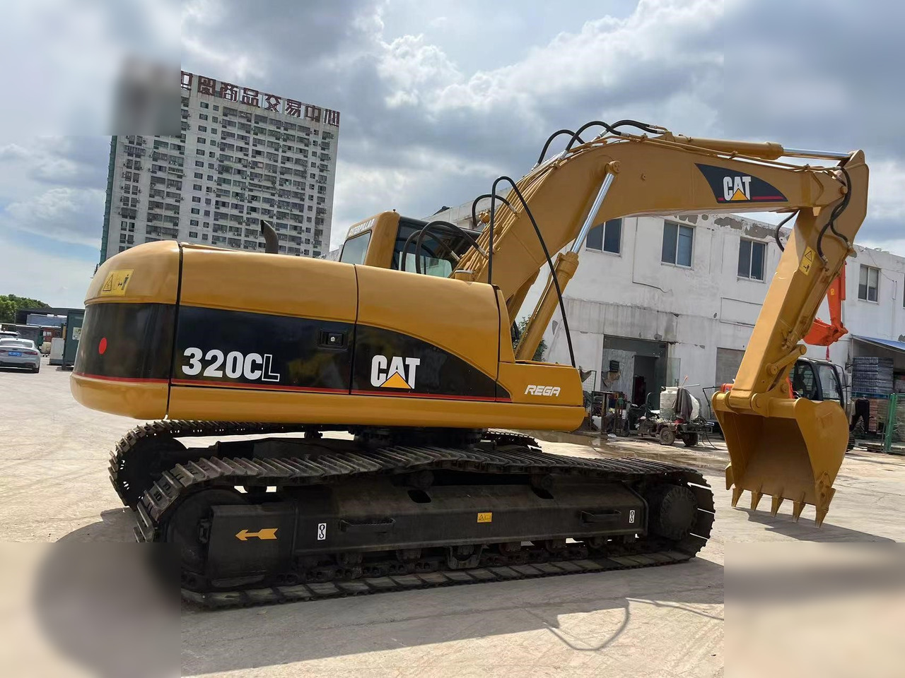 CATERPILLAR 320CL - Crawler excavator: picture 2 CATERPILLAR 320CL - Crawler excavator: picture 2
