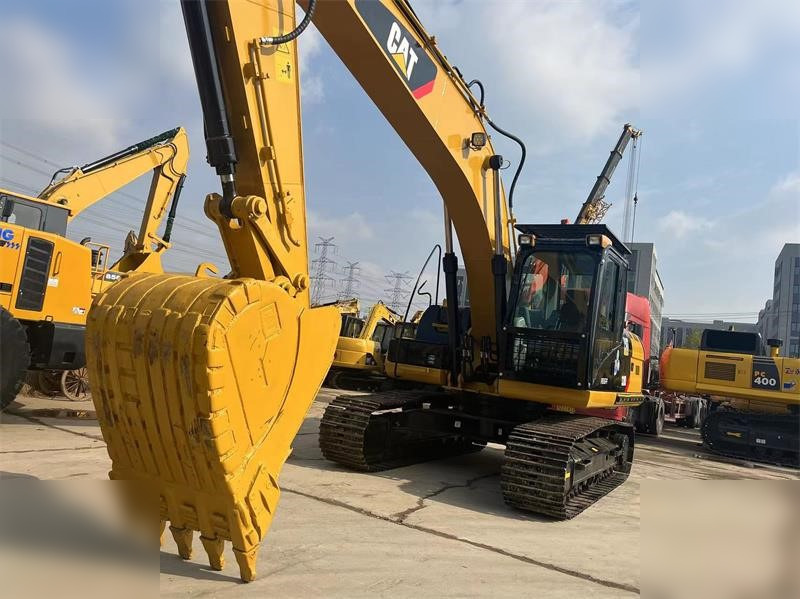 Crawler excavator CATERPILLAR 320D: picture 8