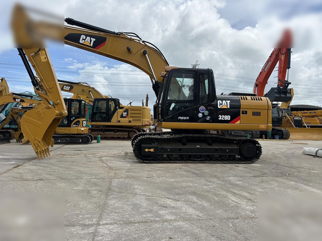 CATERPILLAR 320D - Crawler excavator: picture 3 CATERPILLAR 320D - Crawler excavator: picture 3