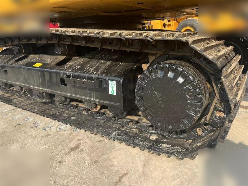 Crawler excavator CATERPILLAR 320D: picture 6