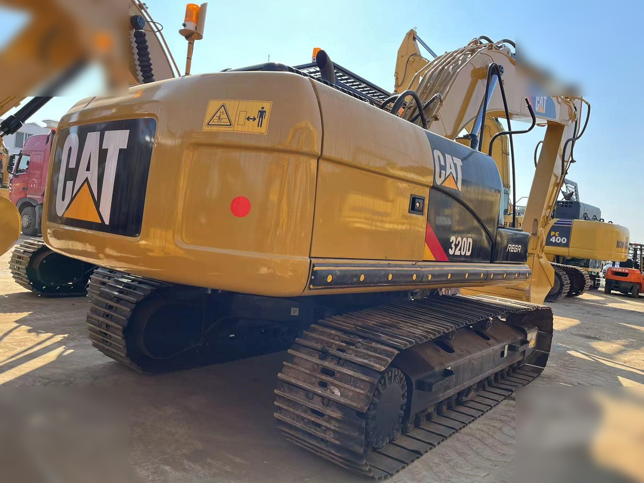 CATERPILLAR 320D - Crawler excavator: picture 2 CATERPILLAR 320D - Crawler excavator: picture 2