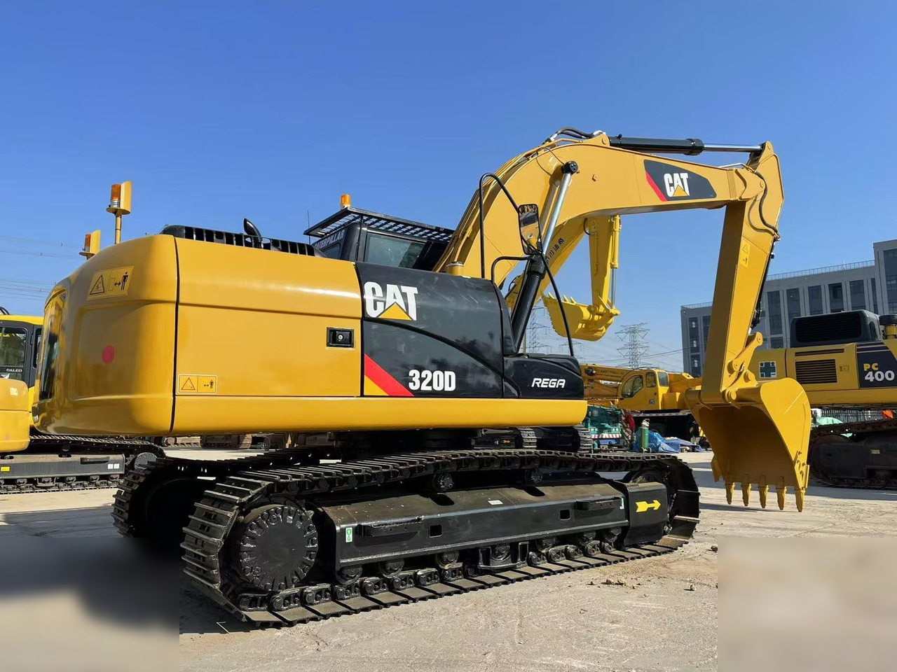 CATERPILLAR 320D - Crawler excavator: picture 2 CATERPILLAR 320D - Crawler excavator: picture 2