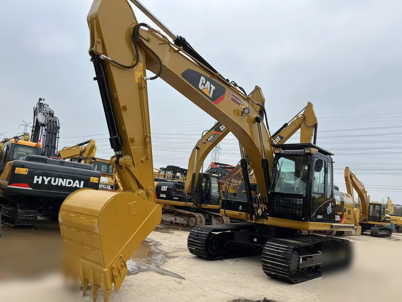 CATERPILLAR 320D2 - Crawler excavator: picture 1 CATERPILLAR 320D2 - Crawler excavator: picture 1