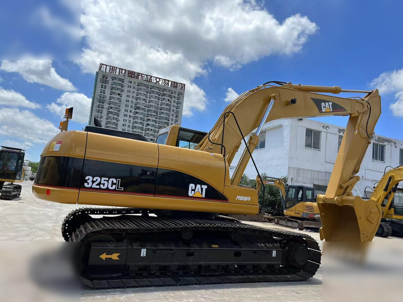 CATERPILLAR 325CL - Crawler excavator: picture 2 CATERPILLAR 325CL - Crawler excavator: picture 2