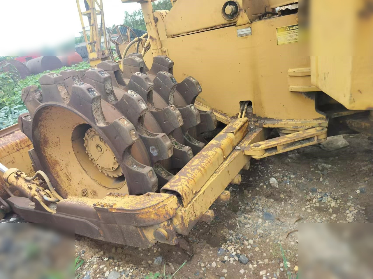 Road roller CATERPILLAR 815B: picture 6