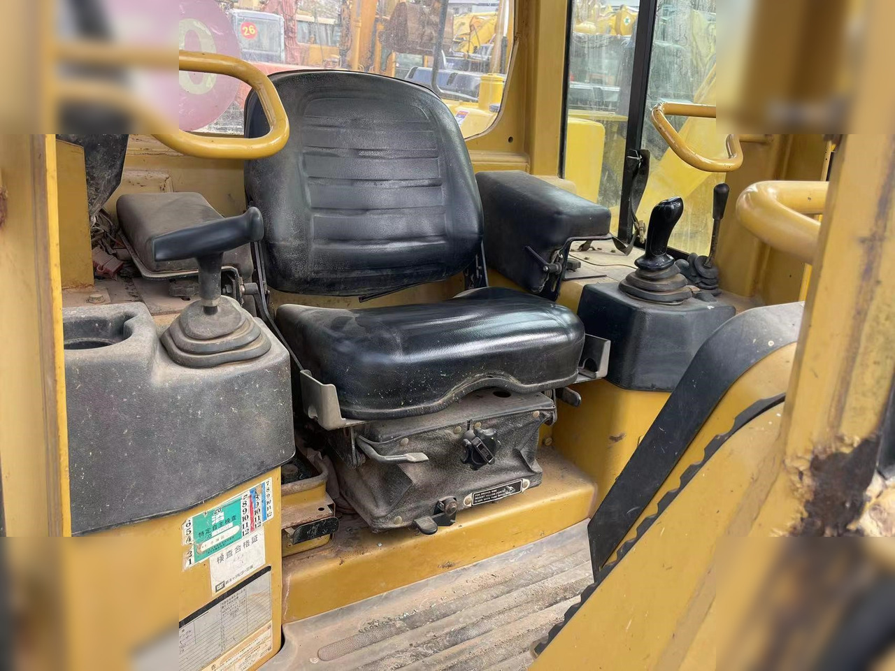 CATERPILLAR D3G - Bulldozer: picture 5 CATERPILLAR D3G - Bulldozer: picture 5