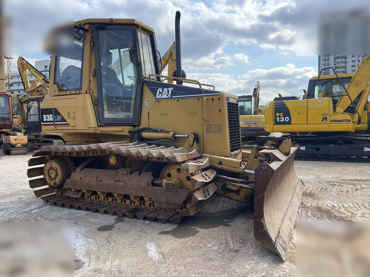 CATERPILLAR D3G - Bulldozer: picture 2 CATERPILLAR D3G - Bulldozer: picture 2