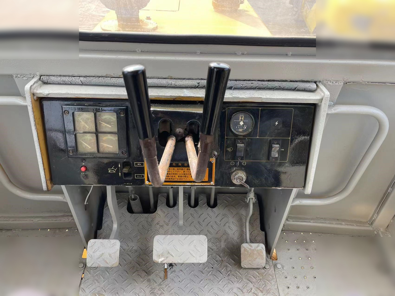 CATERPILLAR D4C - Bulldozer: picture 5 CATERPILLAR D4C - Bulldozer: picture 5