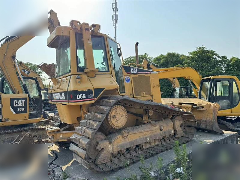 CATERPILLAR D5N - Bulldozer: picture 2 CATERPILLAR D5N - Bulldozer: picture 2