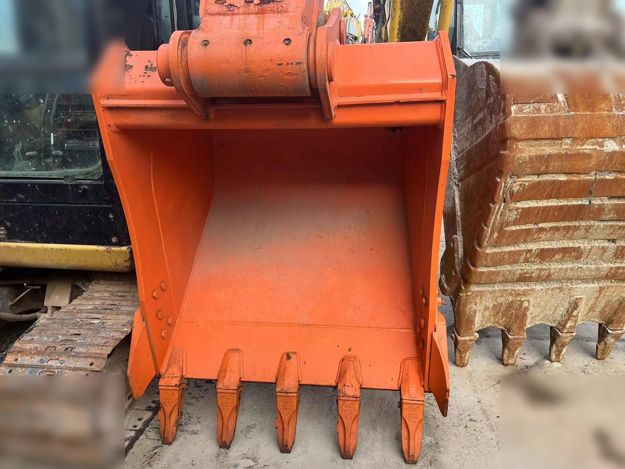 DOOSAN DH220 LC-7 - Crawler excavator: picture 4 DOOSAN DH220 LC-7 - Crawler excavator: picture 4