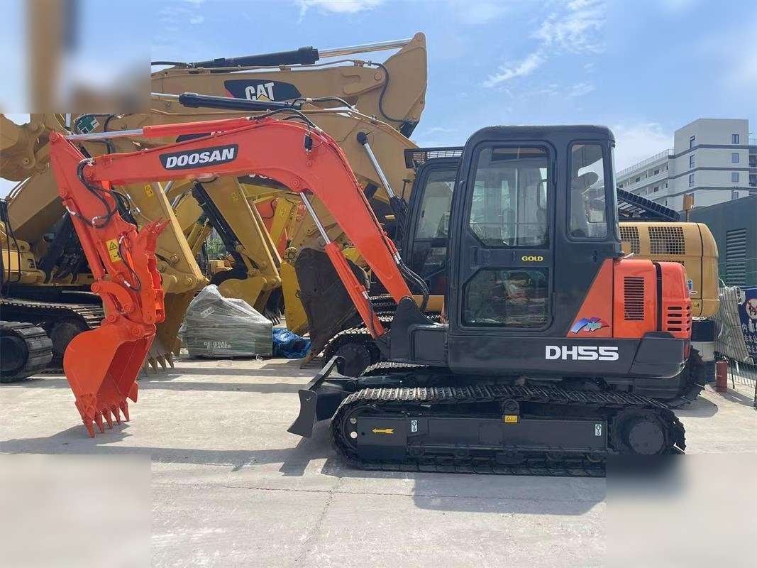 DOOSAN DH55-V - Mini excavator: picture 1 DOOSAN DH55-V - Mini excavator: picture 1