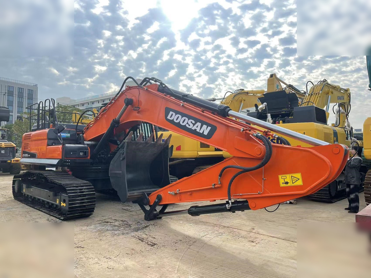 DOOSAN DX300 LCA - Crawler excavator: picture 1 DOOSAN DX300 LCA - Crawler excavator: picture 1