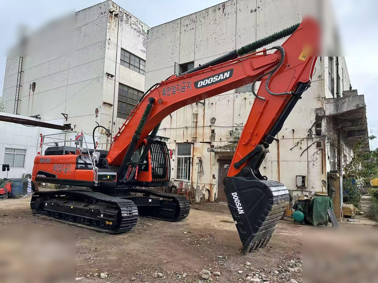 DOOSAN DX340 LCA - Crawler excavator: picture 3 DOOSAN DX340 LCA - Crawler excavator: picture 3