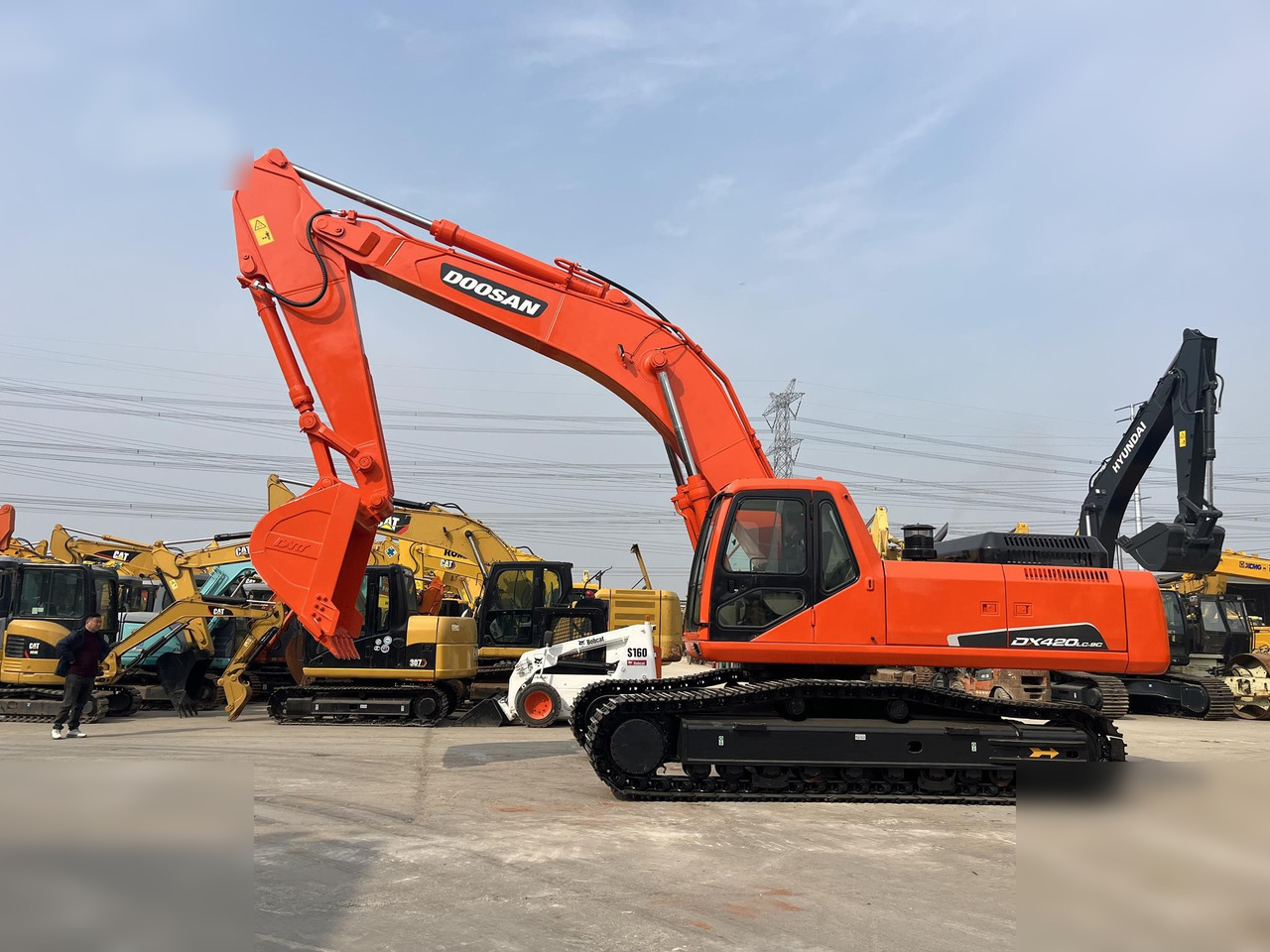 DOOSAN DX420 LC-9C - Crawler excavator: picture 1 DOOSAN DX420 LC-9C - Crawler excavator: picture 1