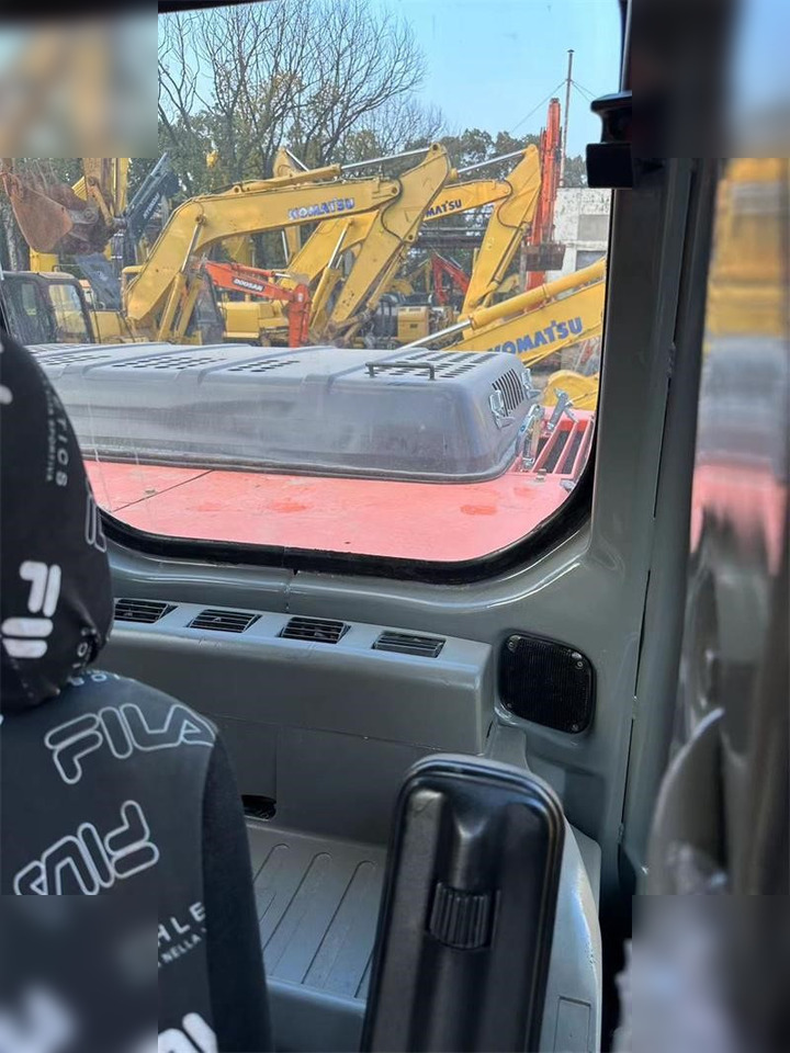 Crawler excavator HITACHI ZX200-3G: picture 6