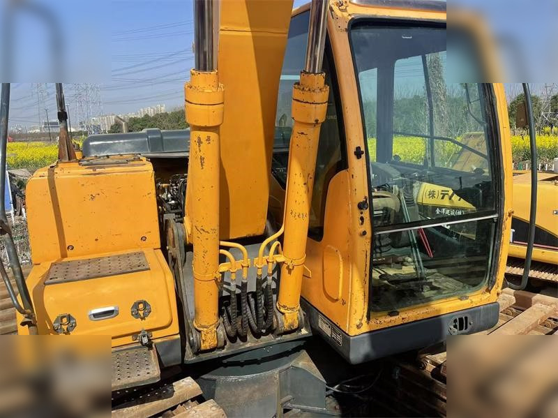 HYUNDAI ROBEX 150 LC-9 - Amphibious excavator: picture 5 HYUNDAI ROBEX 150 LC-9 - Amphibious excavator: picture 5