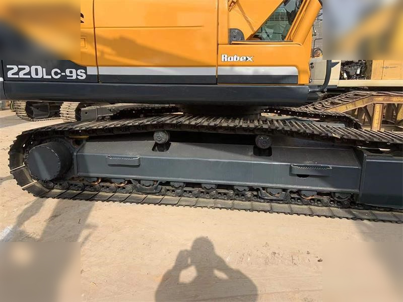 Crawler excavator HYUNDAI ROBEX 220 LC-9S: picture 13