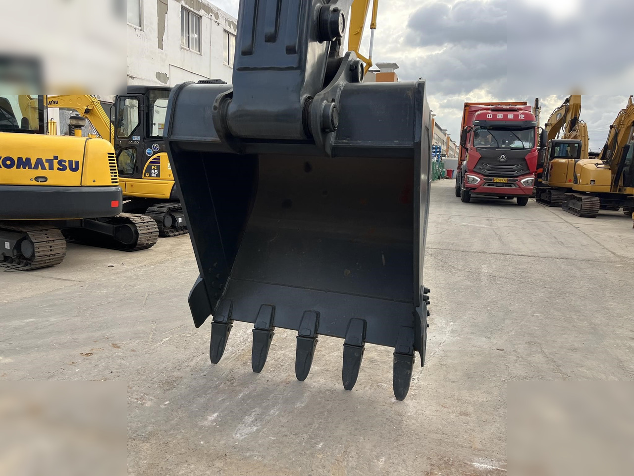 HYUNDAI ROBEX 300 LC-9 - Crawler excavator: picture 5 HYUNDAI ROBEX 300 LC-9 - Crawler excavator: picture 5