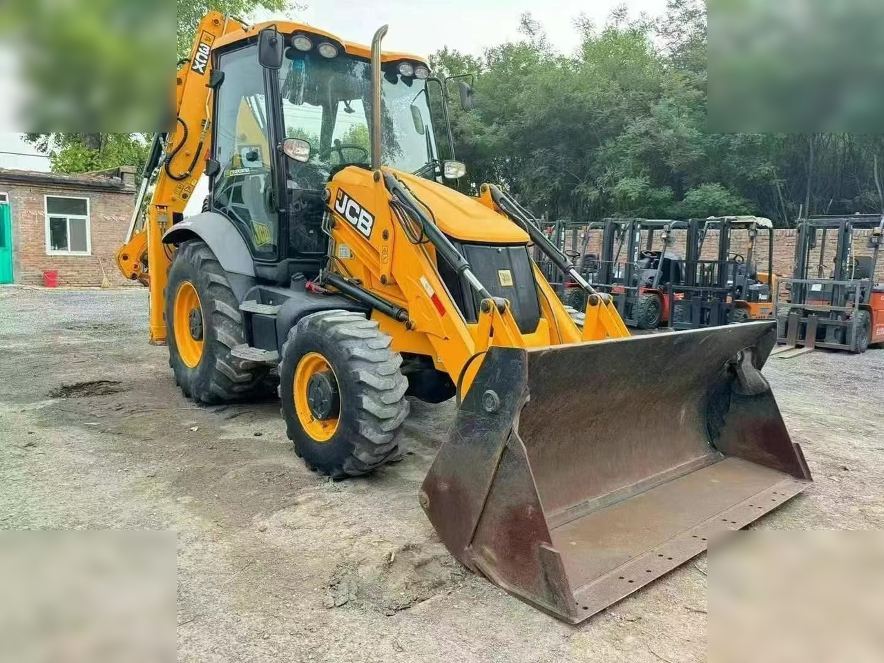JCB 3CX - Backhoe loader: picture 1 JCB 3CX - Backhoe loader: picture 1