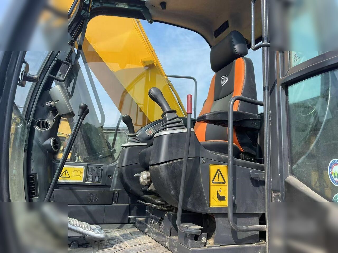 Crawler excavator JCB JS220 LC: picture 7 Crawler excavator JCB JS220 LC: picture 7