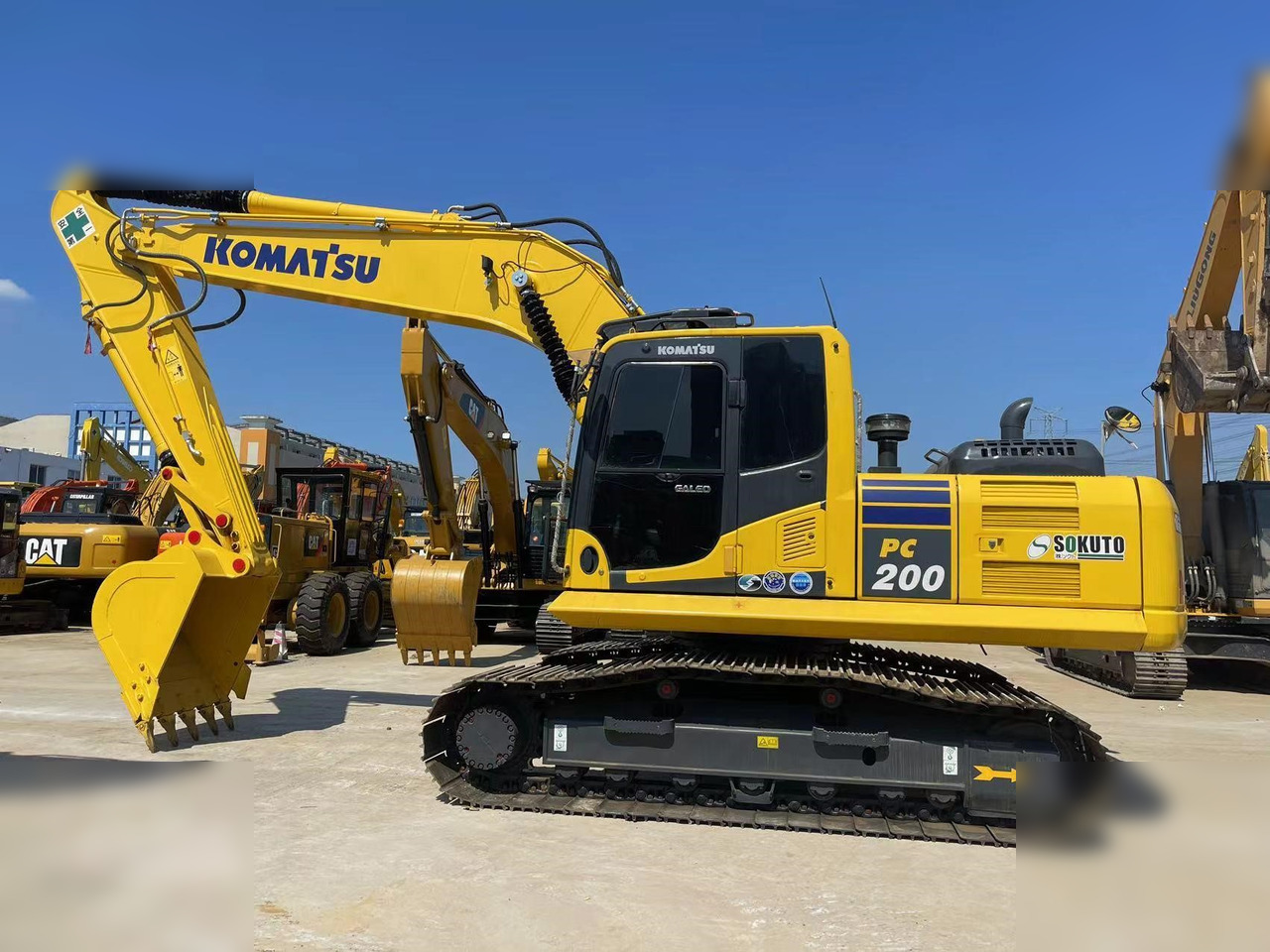 KOMATSU PC200-8 - Crawler excavator: picture 1 KOMATSU PC200-8 - Crawler excavator: picture 1