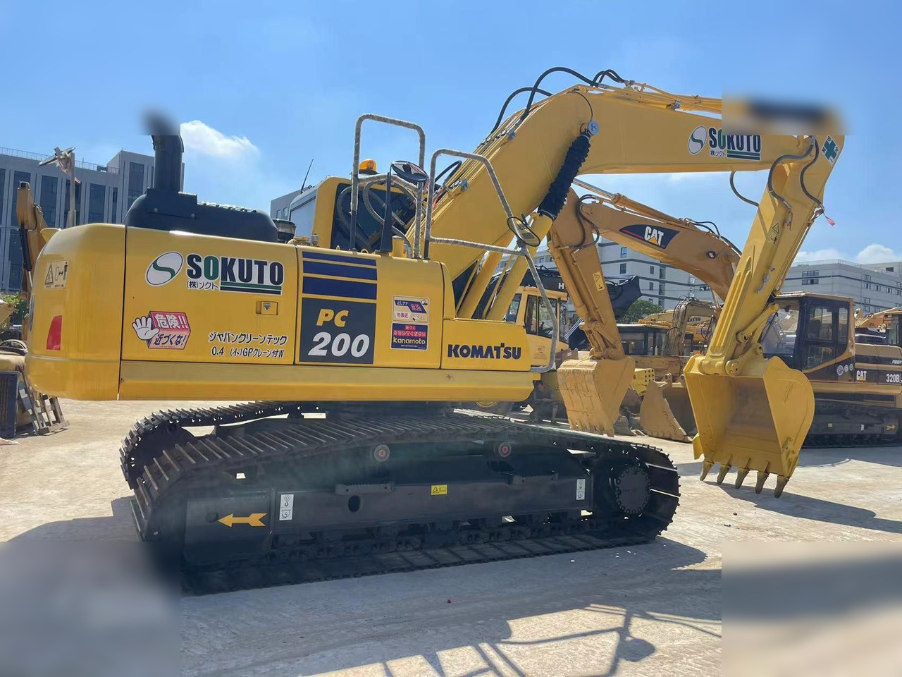 KOMATSU PC200-8 - Crawler excavator: picture 3 KOMATSU PC200-8 - Crawler excavator: picture 3