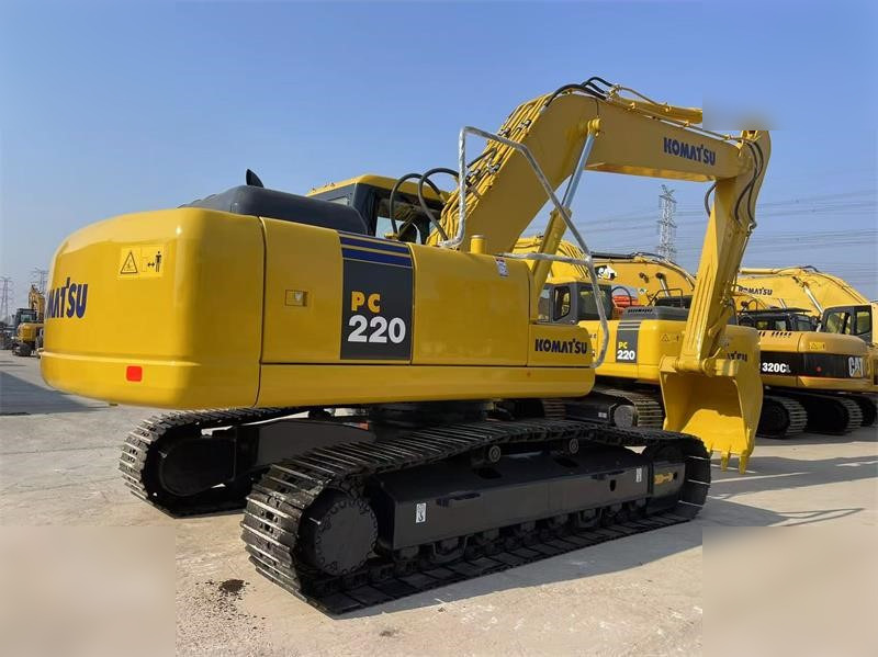 KOMATSU PC220-7 - Crawler excavator: picture 2 KOMATSU PC220-7 - Crawler excavator: picture 2