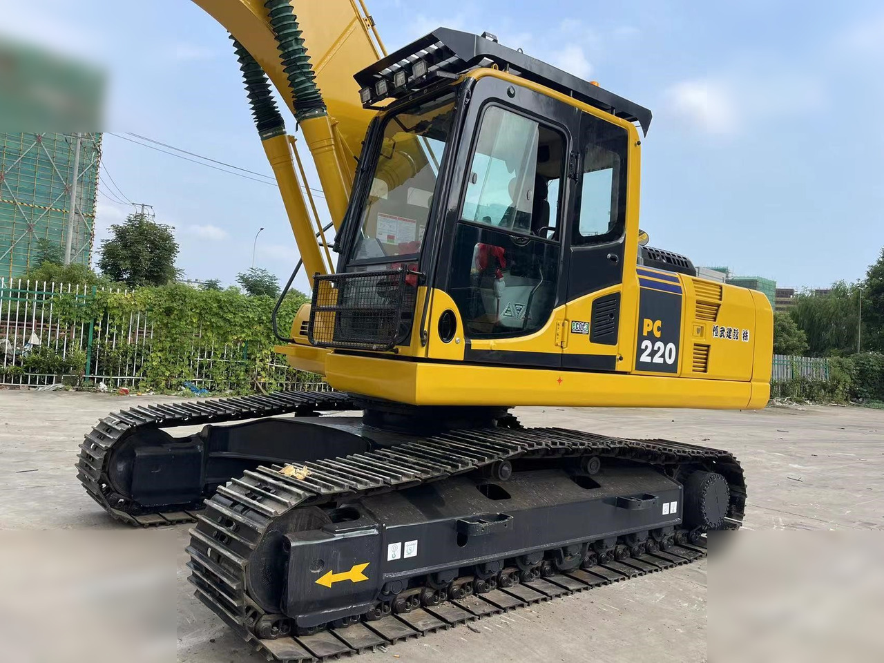 KOMATSU PC220-8 - Crawler excavator: picture 3 KOMATSU PC220-8 - Crawler excavator: picture 3