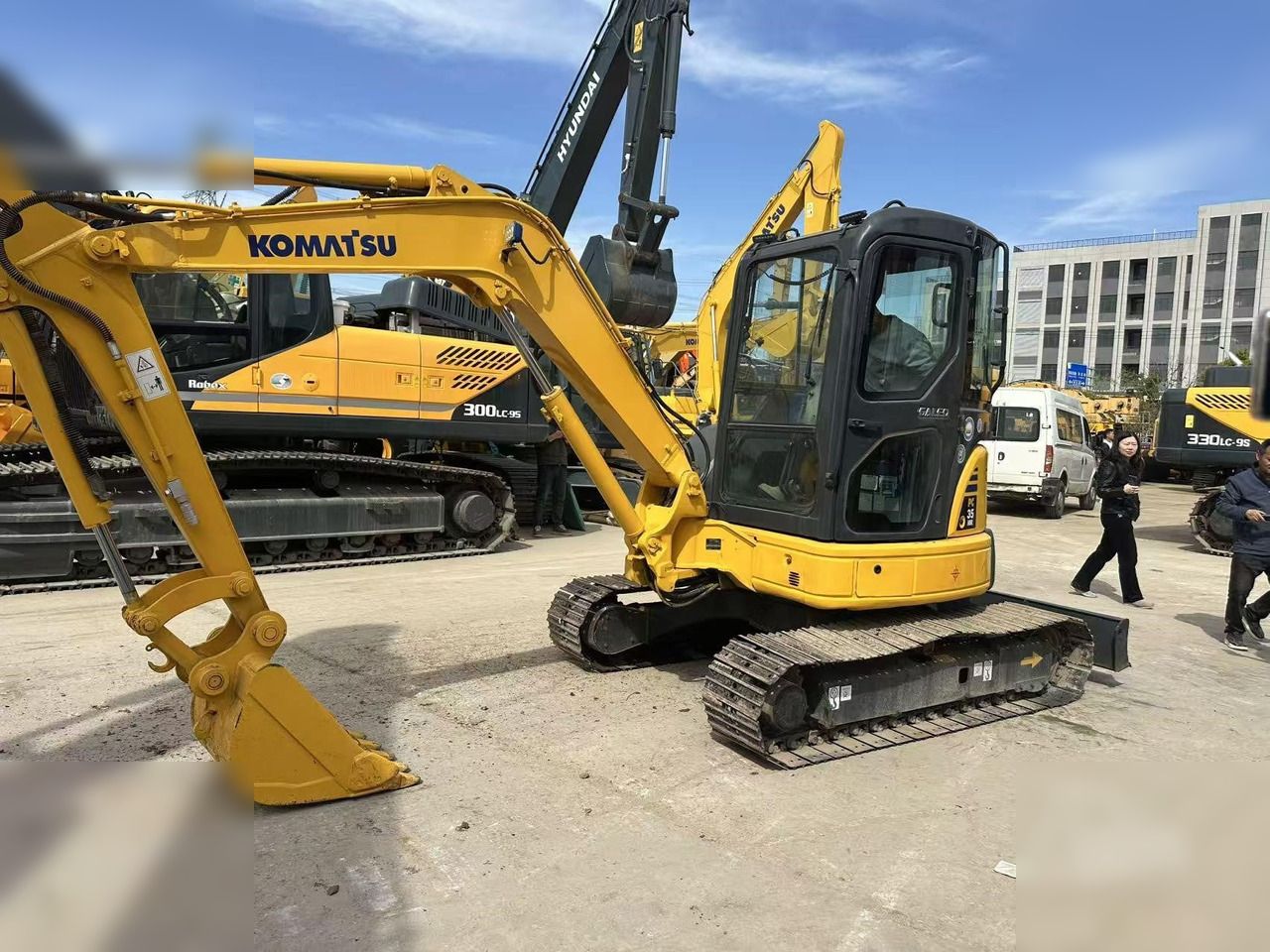 KOMATSU PC35MR-2 - Mini excavator: picture 1 KOMATSU PC35MR-2 - Mini excavator: picture 1