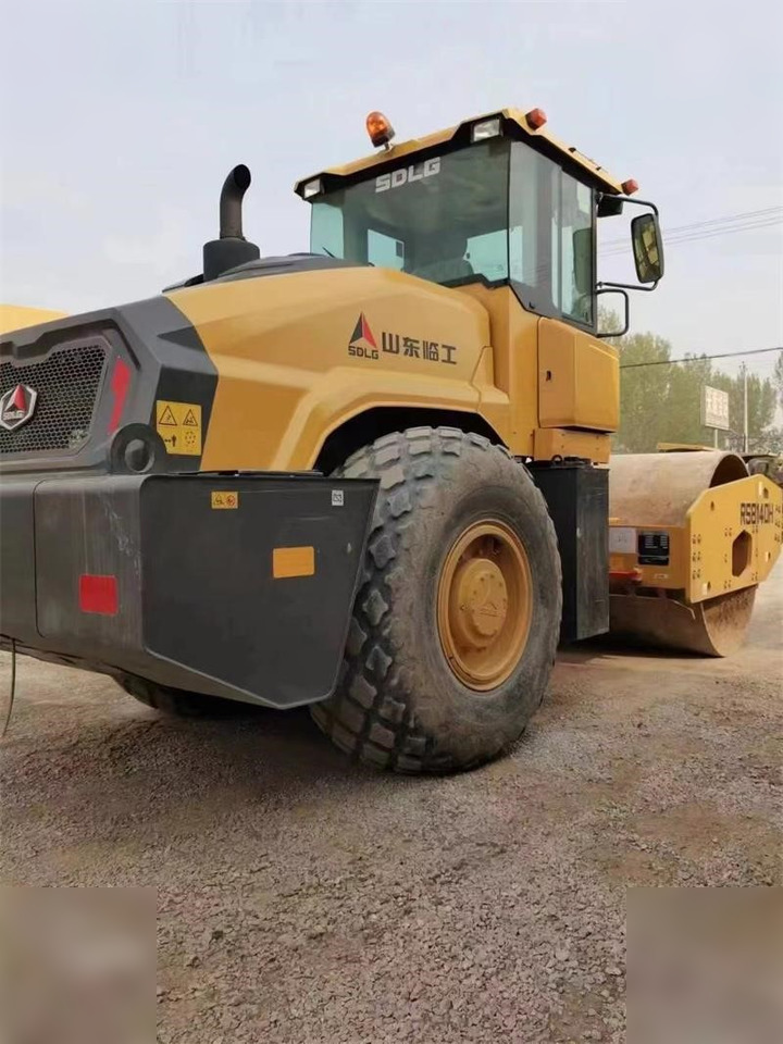 SDLG RS8140H - Compactor: picture 2 SDLG RS8140H - Compactor: picture 2