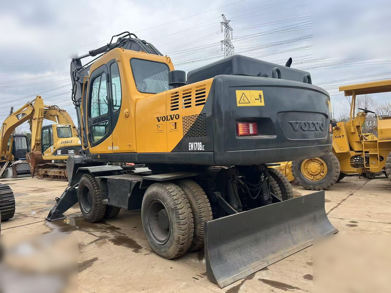 VOLVO EW170 - Wheel excavator: picture 5 VOLVO EW170 - Wheel excavator: picture 5