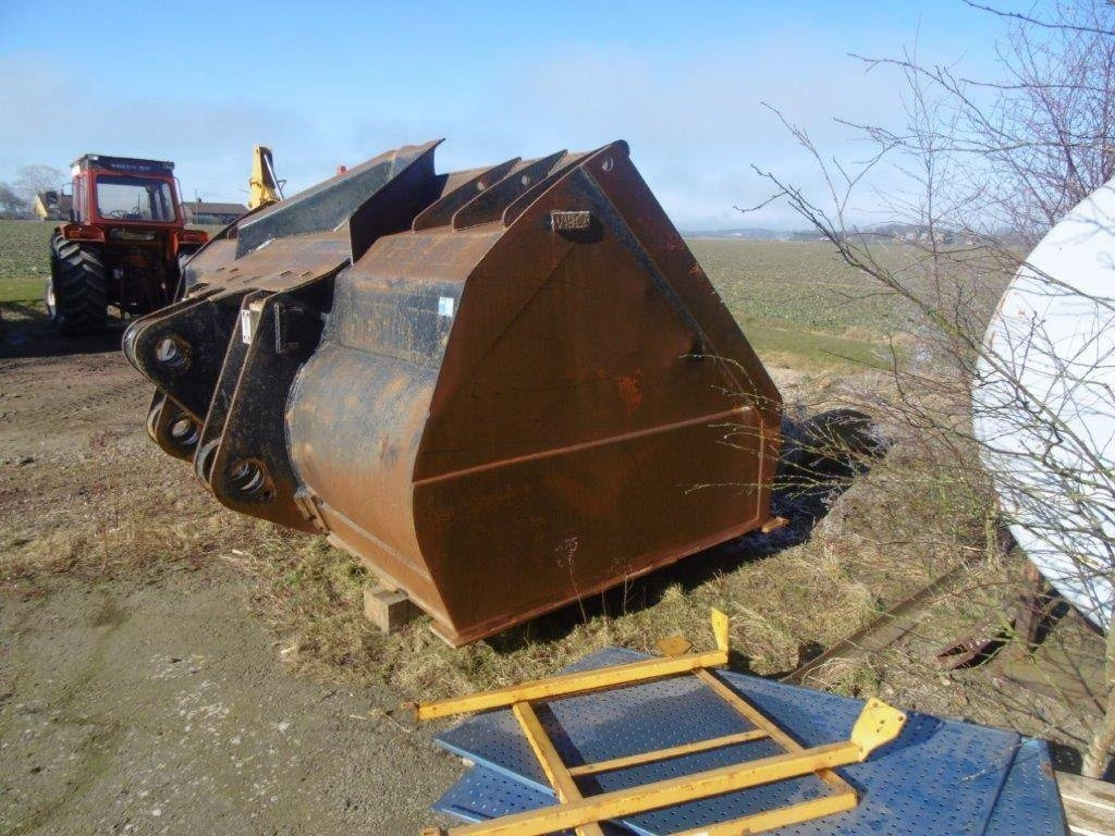 Skopa passande Volvo L350 - Bucket for Construction machinery: picture 1 Skopa passande Volvo L350 - Bucket for Construction machinery: picture 1