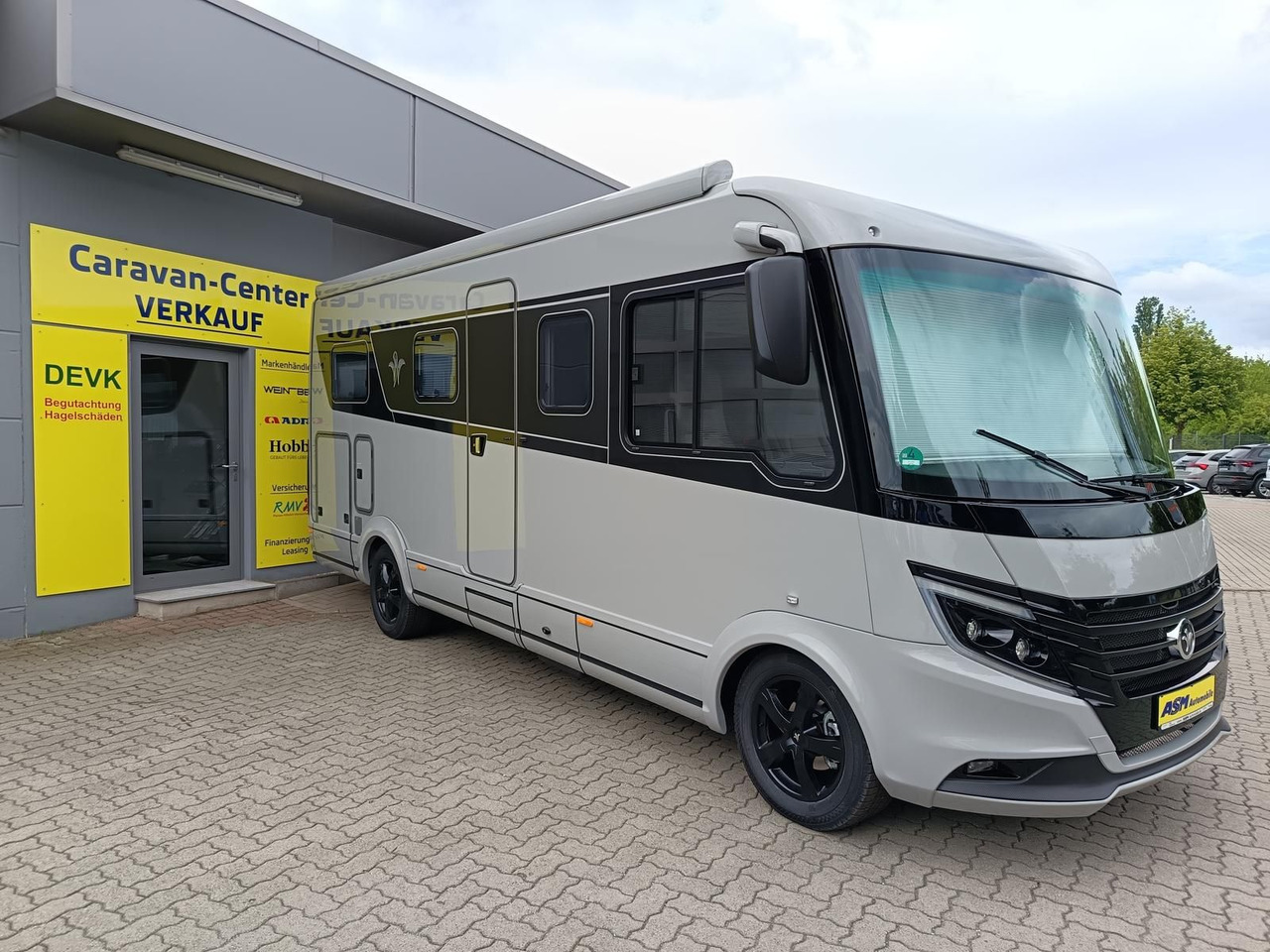 Niesmann + Bischoff iSmove 6.9 E132 kW*AHK*SOLAR*SAT*NAVI*DACHKLIMA* - Integrated motorhome: picture 2 Niesmann + Bischoff iSmove 6.9 E132 kW*AHK*SOLAR*SAT*NAVI*DACHKLIMA* - Integrated motorhome: picture 2