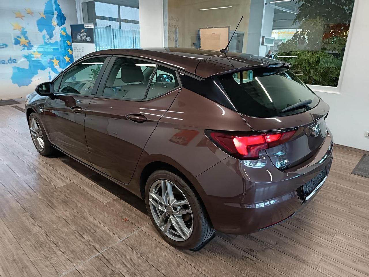 Opel Astra K Lim. 1,0 TURBO 77 kW*TEMP*KLIMA*PDC*SHZ* - Sedan: picture 4 Opel Astra K Lim. 1,0 TURBO 77 kW*TEMP*KLIMA*PDC*SHZ* - Sedan: picture 4