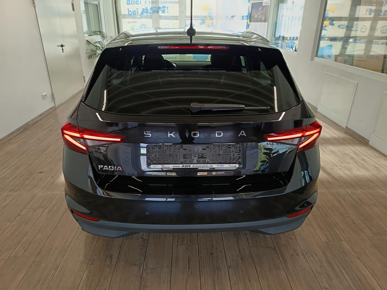 Skoda Fabia 130 Jahre 1,0TSI DSG*AHK-VORBER.*LED*R-KAM - Sedan: picture 5 Skoda Fabia 130 Jahre 1,0TSI DSG*AHK-VORBER.*LED*R-KAM - Sedan: picture 5