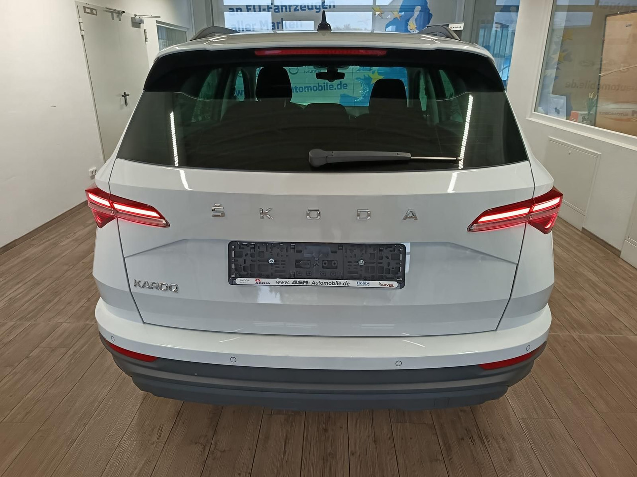 Skoda Karoq Style 1,5 TSI DSG*AHK*NAVI*LED*R-KAM*2xPDC - SUV: picture 5 Skoda Karoq Style 1,5 TSI DSG*AHK*NAVI*LED*R-KAM*2xPDC - SUV: picture 5