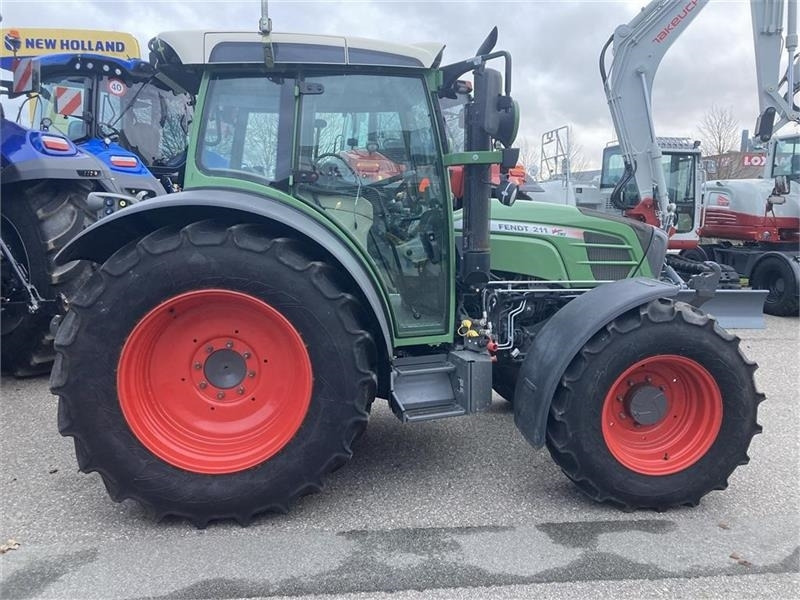 Fendt 211 Vario TMS - Farm tractor: picture 4 Fendt 211 Vario TMS - Farm tractor: picture 4